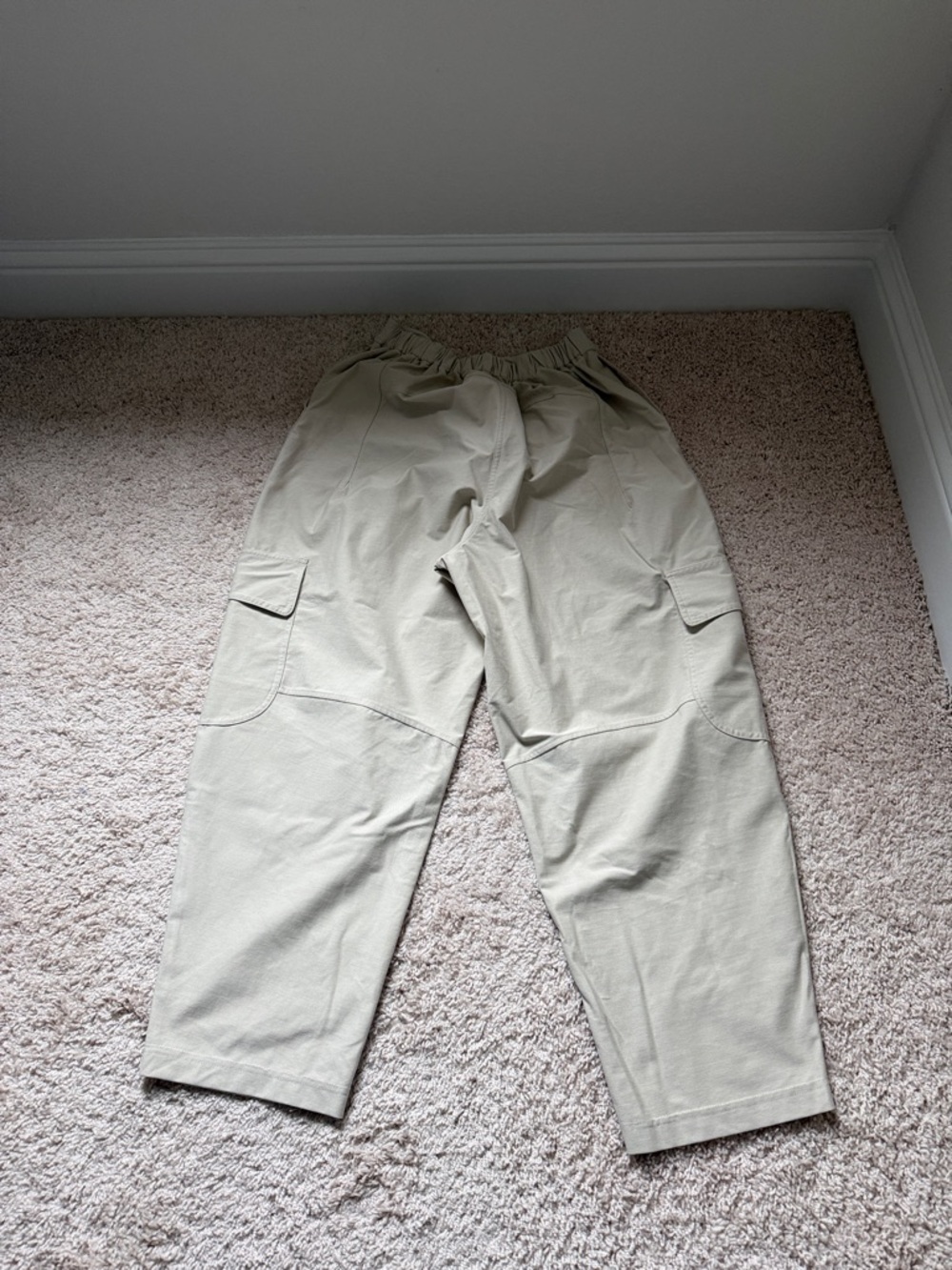 lululemon athletica Women's Cargo Pants in Light Tan - Picture 3 of 6